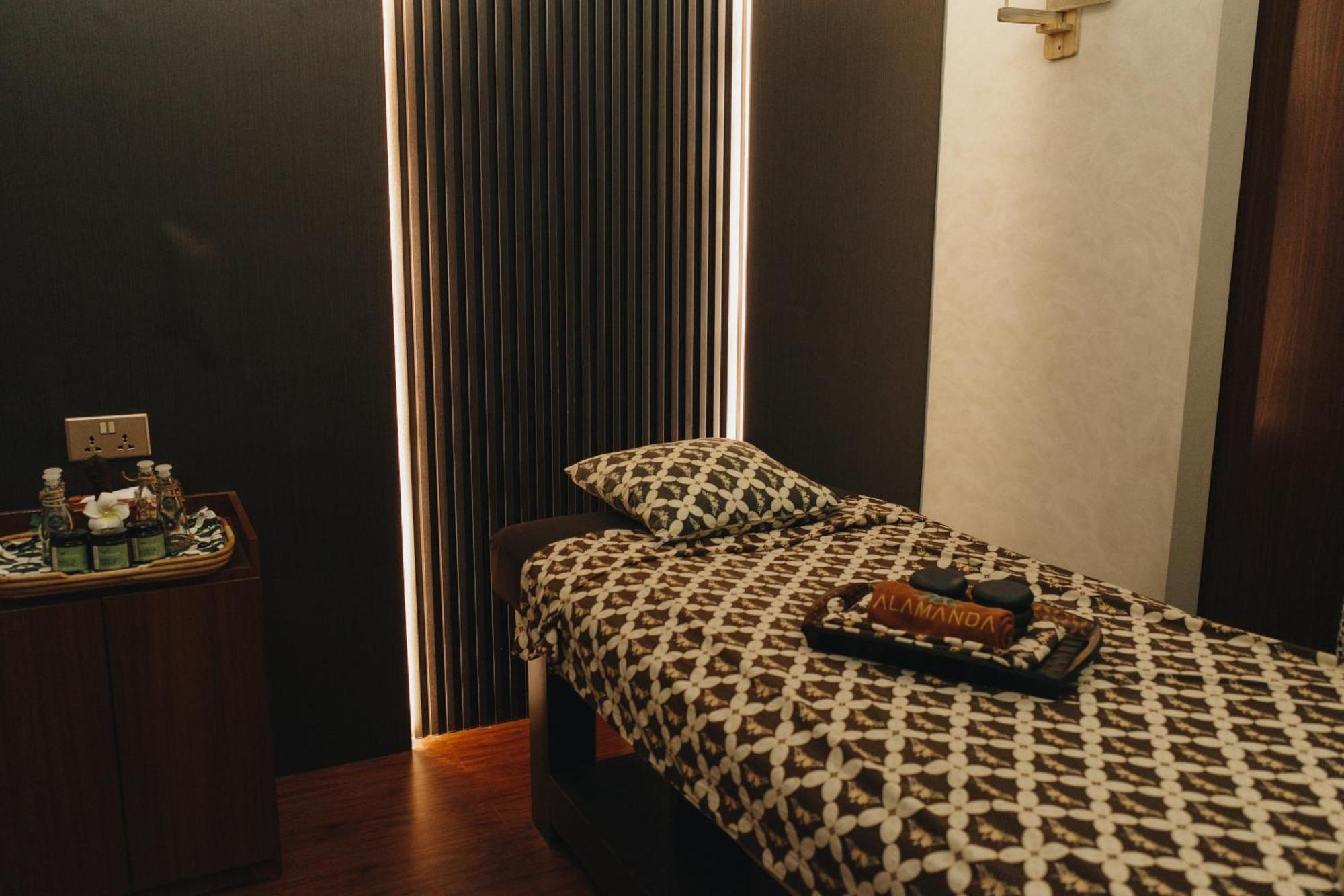 Batam Harbour Boutique Hotel & Spa Nagoya Ngoại thất bức ảnh