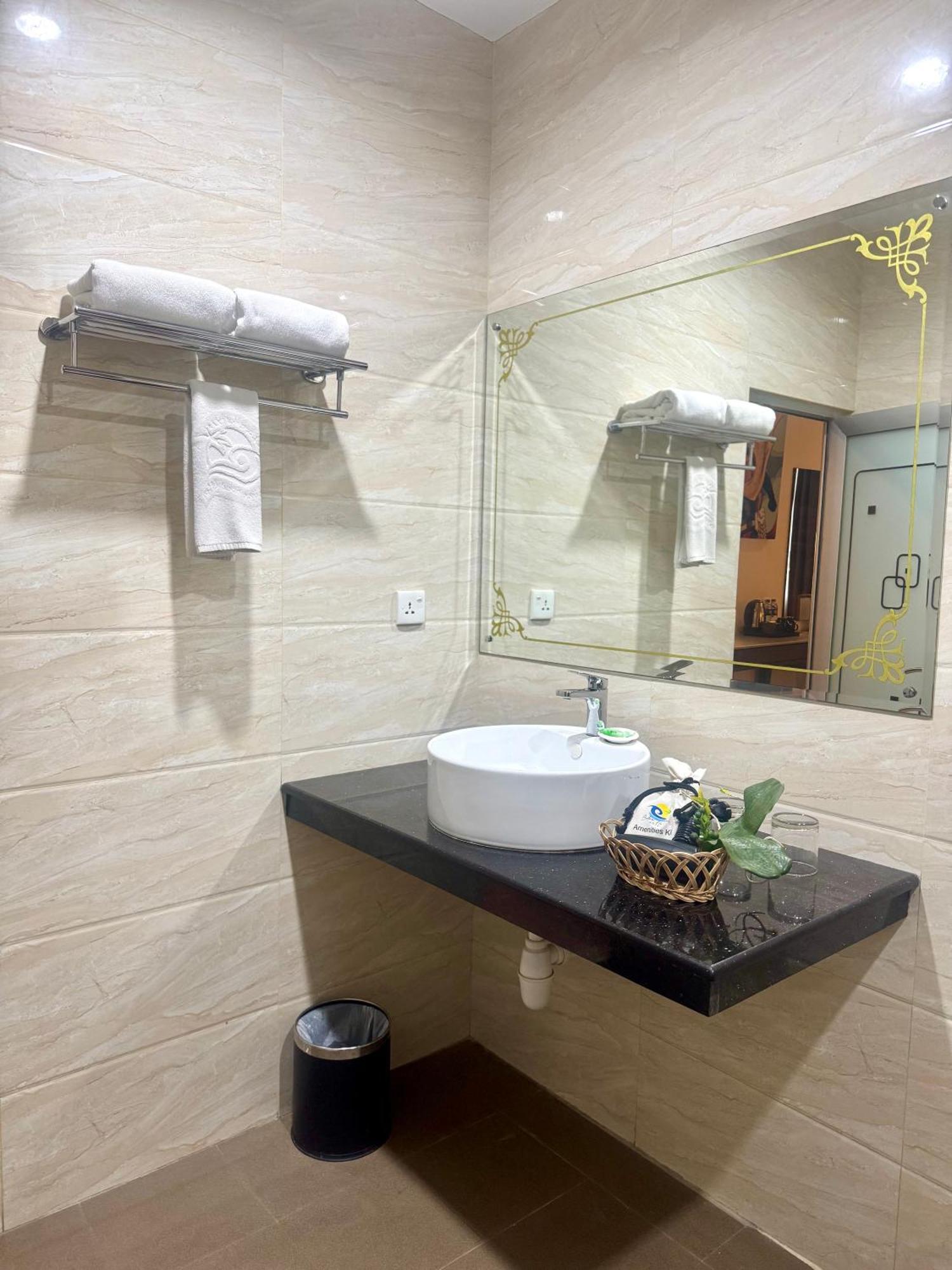 Batam Harbour Boutique Hotel & Spa Nagoya Ngoại thất bức ảnh